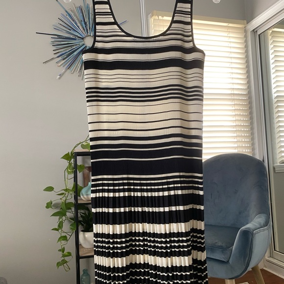 Vivienne Tam black and white dress - Picture 2 of 3